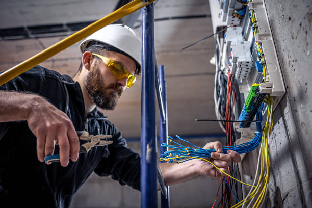 Best Electrical Contractors for Businesses  in Carlinvle, IL